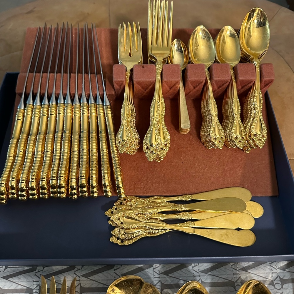 Rogers, Oneida Gold Flatware Set made 1881 in the US